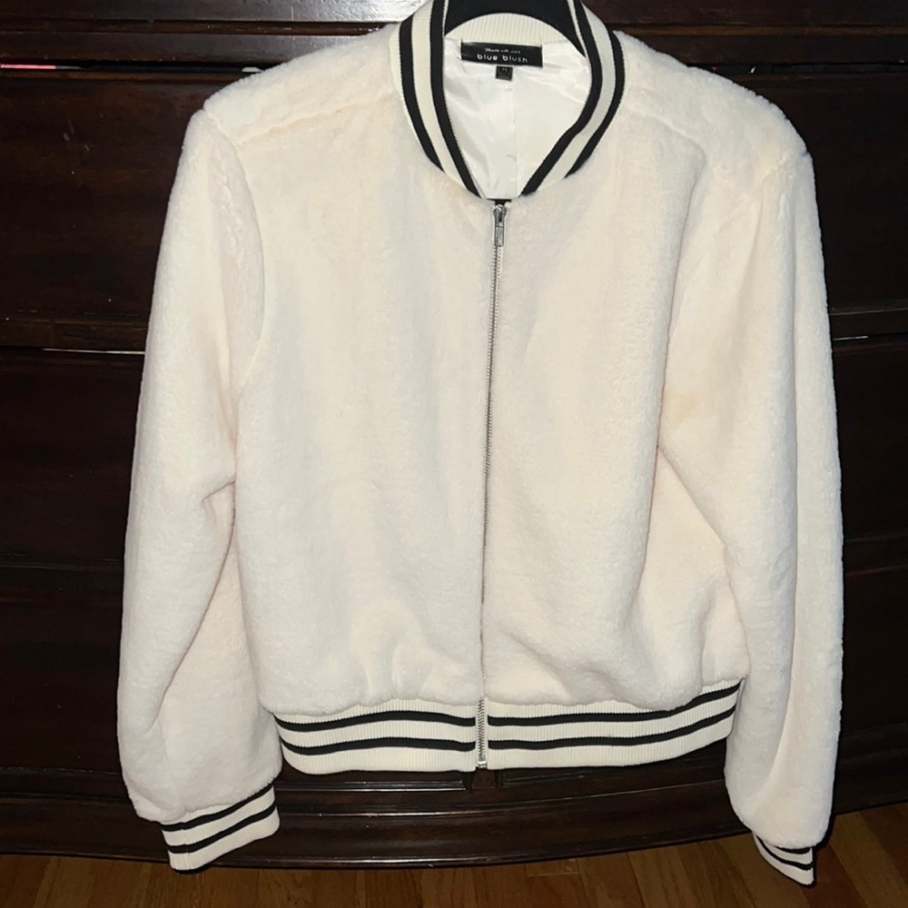Soft cream color bomber jacket stops right at waist. *Never worn * size M